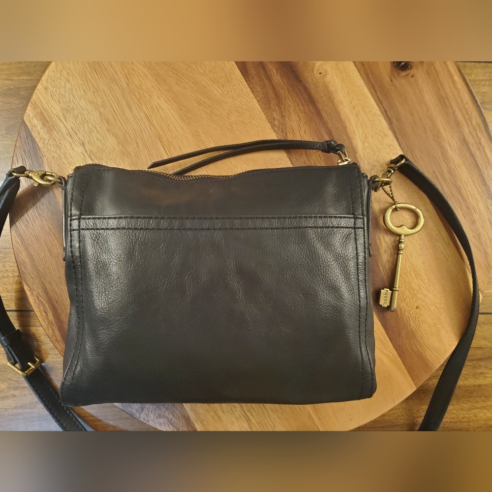 HP 🎉🎉Fossil Black Crossbody Bag - Picture 3 of 11